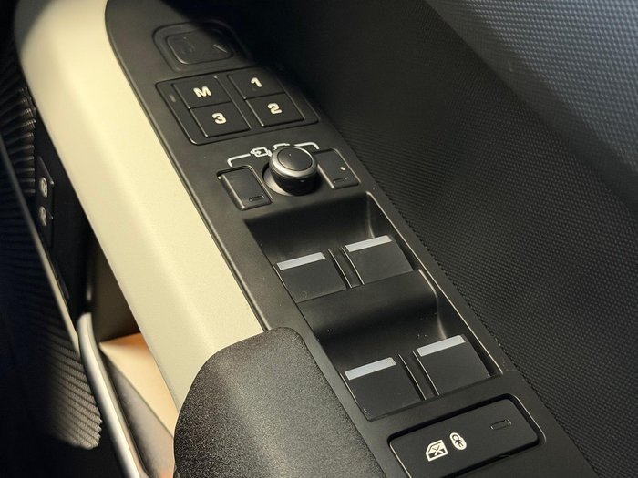 2021 Land Rover Defender 110 P400 SE