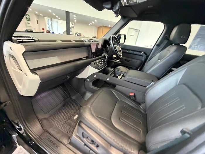 2021 Land Rover Defender 110 P400 SE