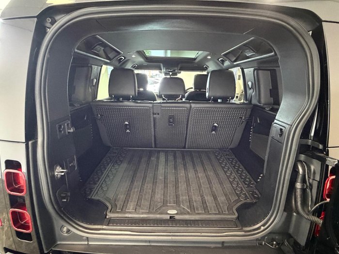 2021 Land Rover Defender 110 P400 SE