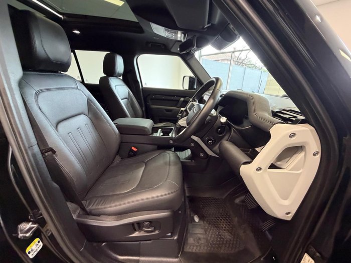 2021 Land Rover Defender 110 P400 SE