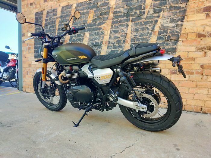 2026 TRIUMPH SCRAMBLER 900 KHAKI