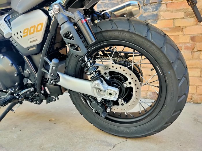 2026 TRIUMPH SCRAMBLER 900 KHAKI