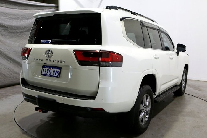 2024 Toyota Landcruiser VX