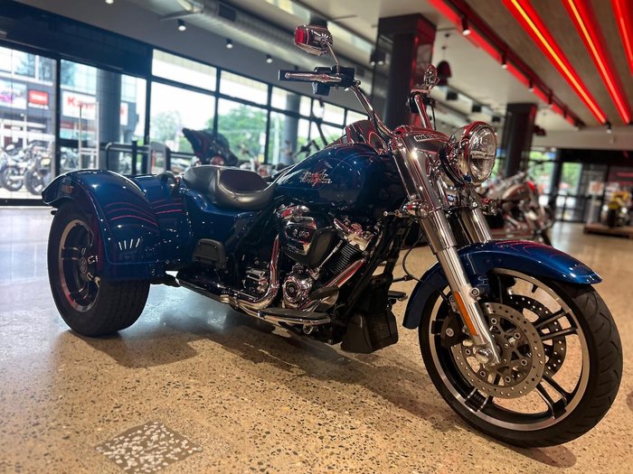 2022 Harley-Davidson Freewheeler 114 (FLRT) Freewheeler Blue