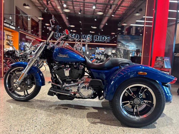 2022 Harley-Davidson Freewheeler 114 (FLRT) Freewheeler Blue