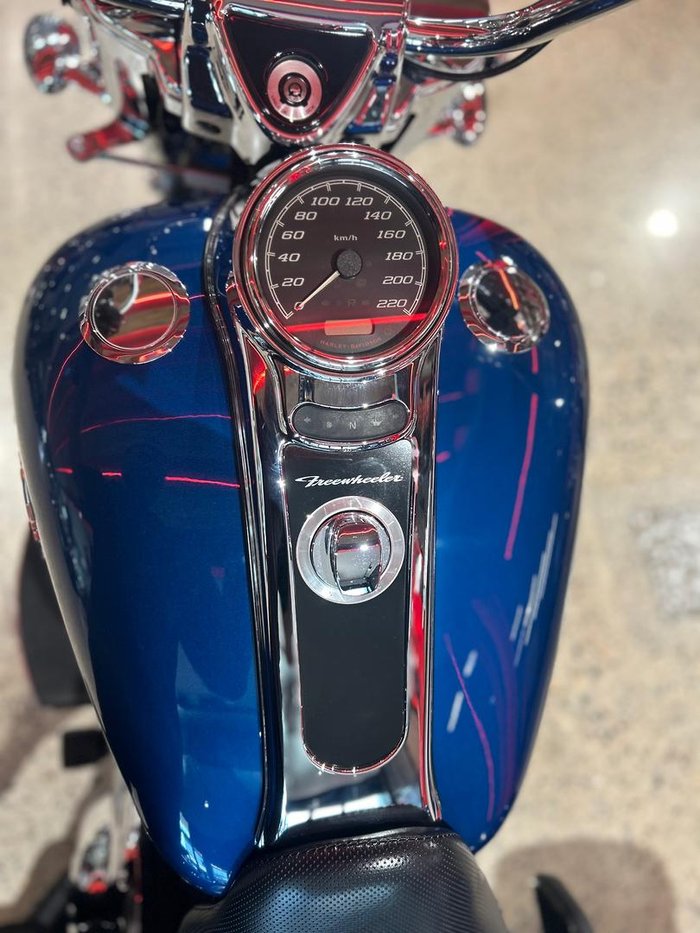 2022 Harley-Davidson Freewheeler 114 (FLRT) Freewheeler Blue