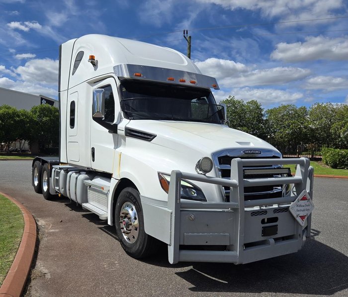 2022 Freightliner Cascadia WHITE