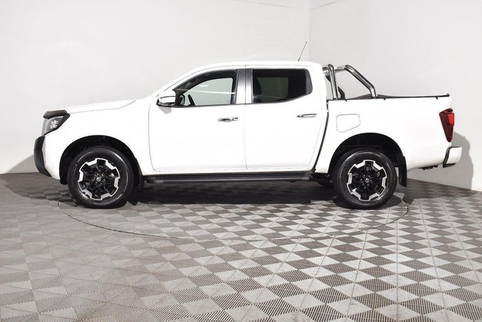 2023 Nissan Navara ST-X