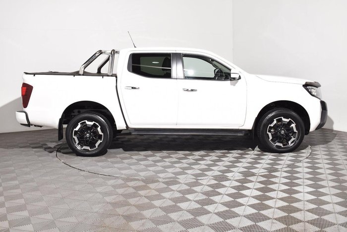 2023 Nissan Navara ST-X