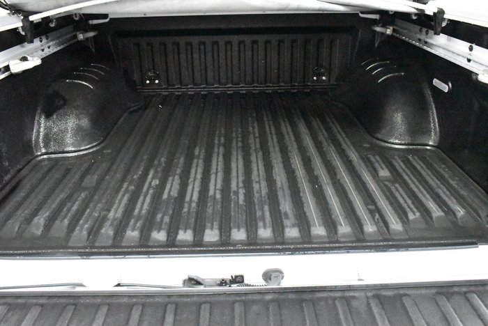 2023 Nissan Navara ST-X