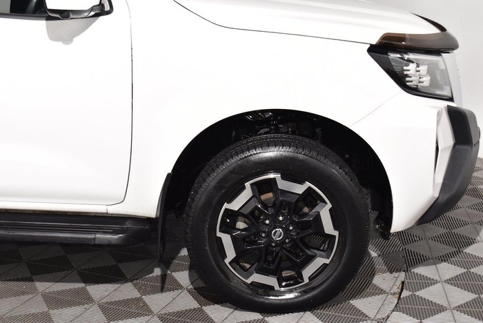 2023 Nissan Navara ST-X