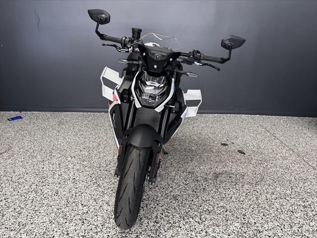 2023 BMW M 1000 R