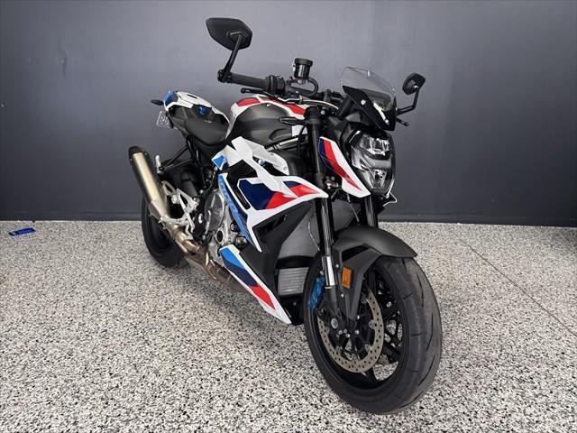 2023 BMW M 1000 R