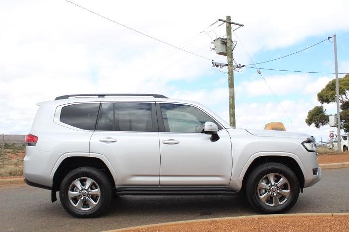 2021 Toyota Landcruiser VX