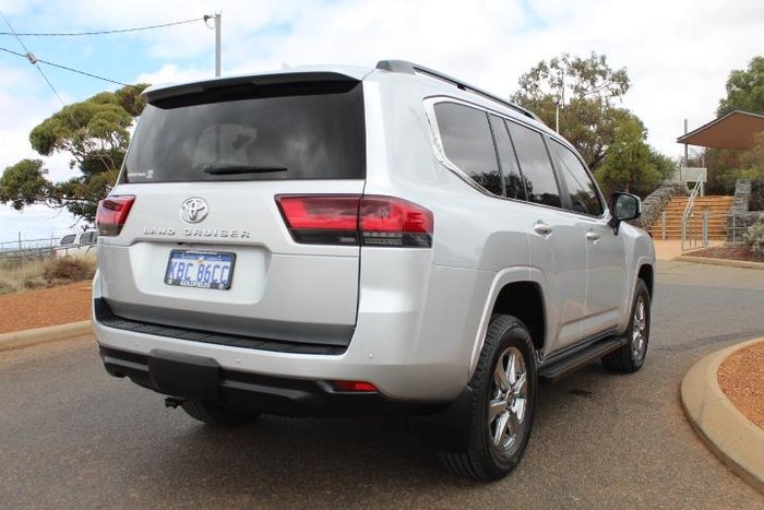 2021 Toyota Landcruiser VX