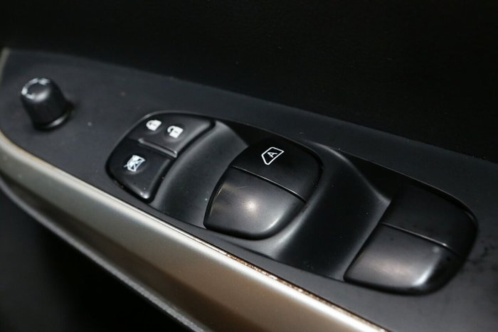 2020 Nissan Navara ST