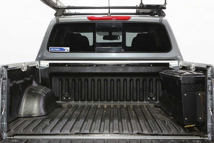 2020 Nissan Navara ST