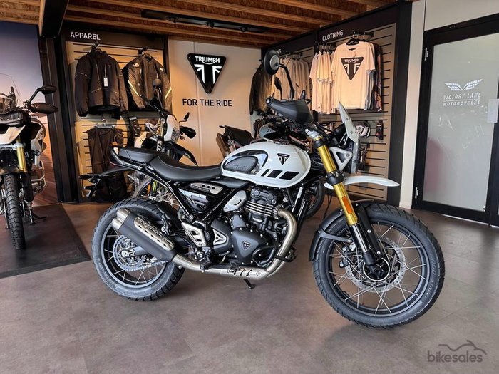 TRIUMPH SCRAMBLER 400 XC DUAL PURPOSE SCRAMBLER WHITE