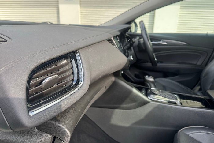 2018 Holden Calais V