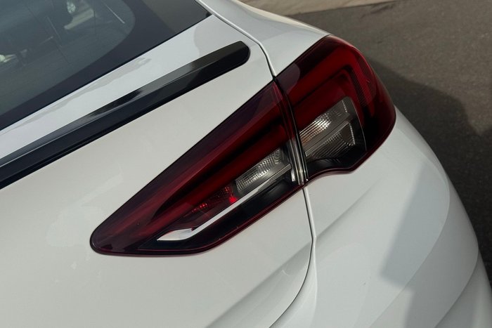 2018 Holden Calais V