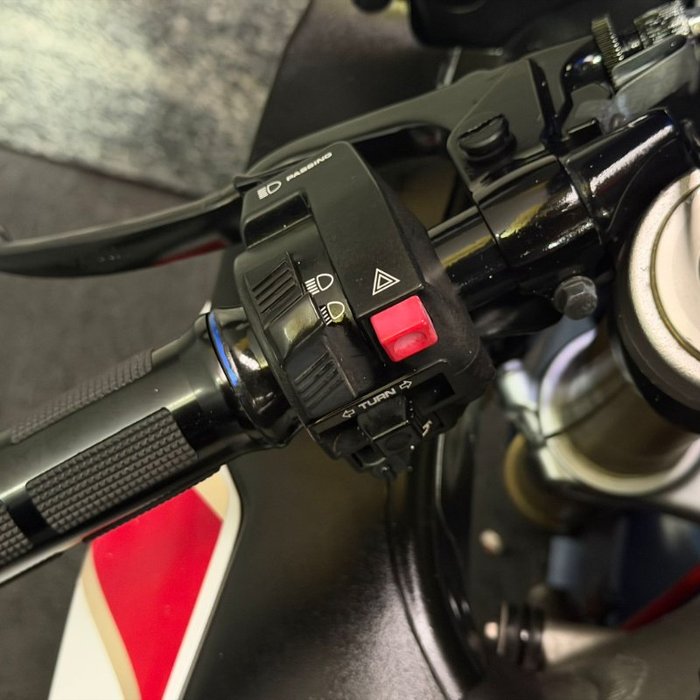 2010 Honda CBR1000RR (FIREBLADE) White