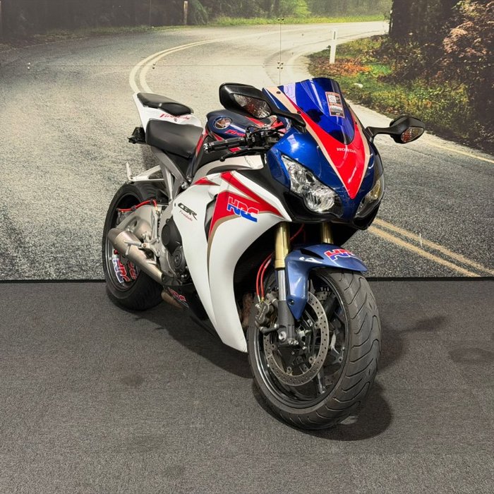 2010 Honda CBR1000RR (FIREBLADE) White