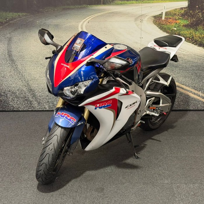 2010 Honda CBR1000RR (FIREBLADE) White