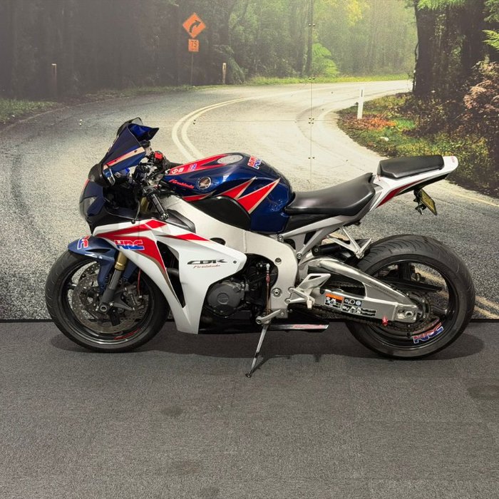 2010 Honda CBR1000RR (FIREBLADE) White