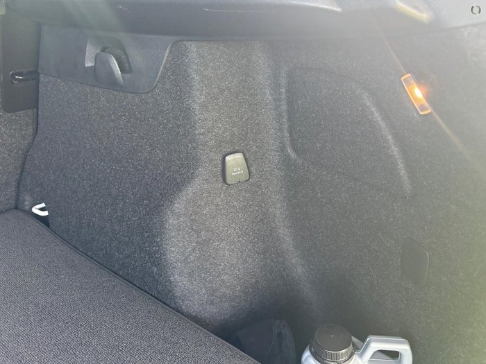 2022 Volvo XC40 Ultimate B5 Dark