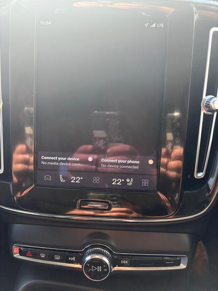 2022 Volvo XC40 Ultimate B5 Dark