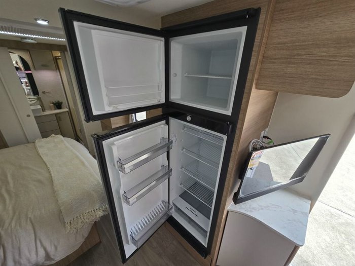 2025 JAYCO SILVERLINE 21.65-3.SL-MY25