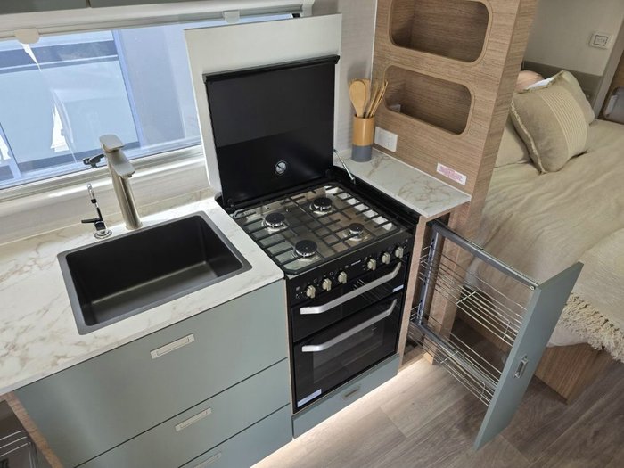 2025 JAYCO SILVERLINE 21.65-3.SL-MY25