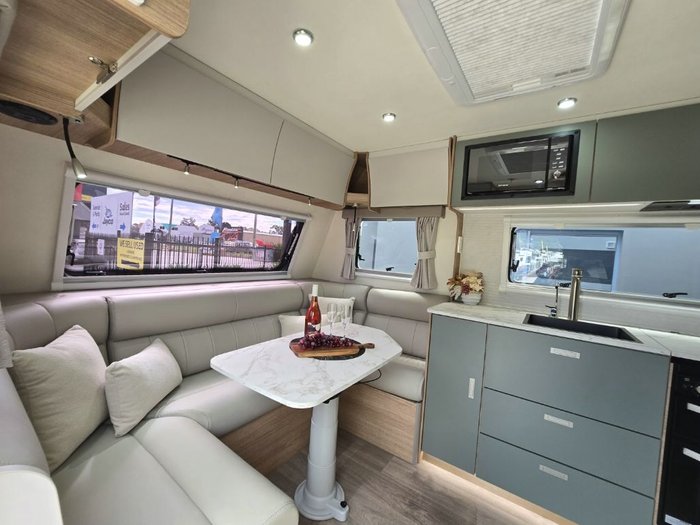 2025 JAYCO SILVERLINE 21.65-3.SL-MY25
