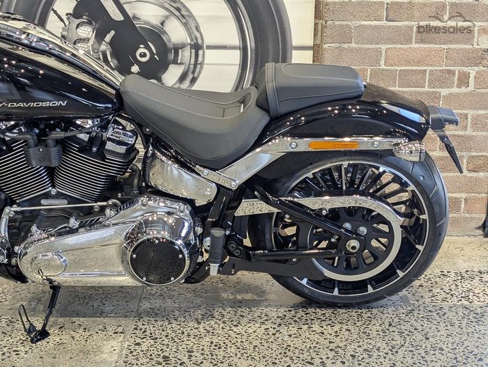 2025 Harley-Davidson Breakout 117 (FXBR) Softail Black