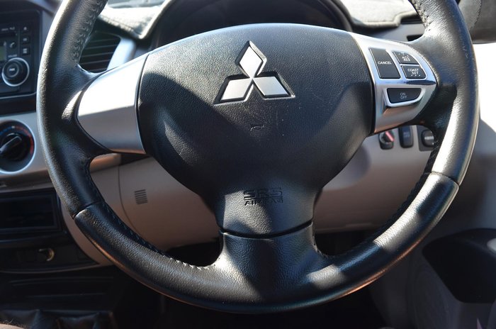 2012 Mitsubishi Triton GL-R