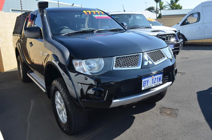 2012 Mitsubishi Triton GL-R