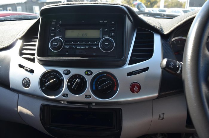 2012 Mitsubishi Triton GL-R