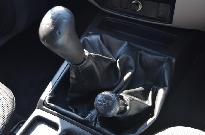 2012 Mitsubishi Triton GL-R