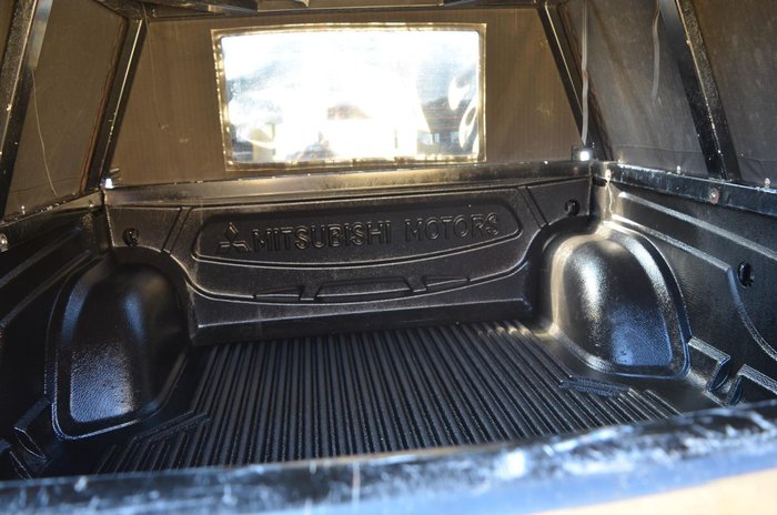 2012 Mitsubishi Triton GL-R