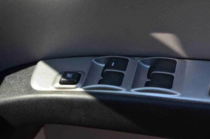 2012 Mitsubishi Triton GL-R