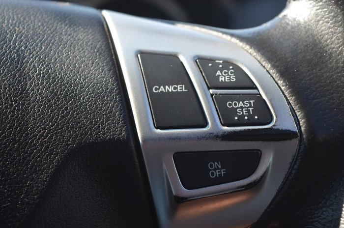 2012 Mitsubishi Triton GL-R