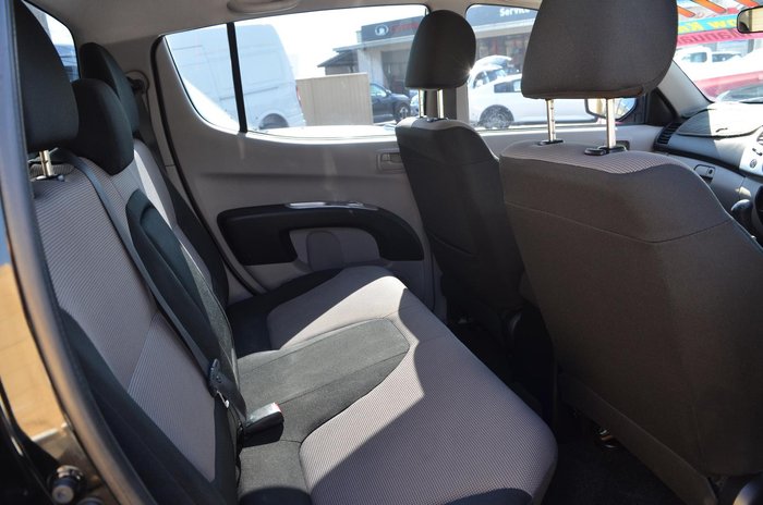 2012 Mitsubishi Triton GL-R