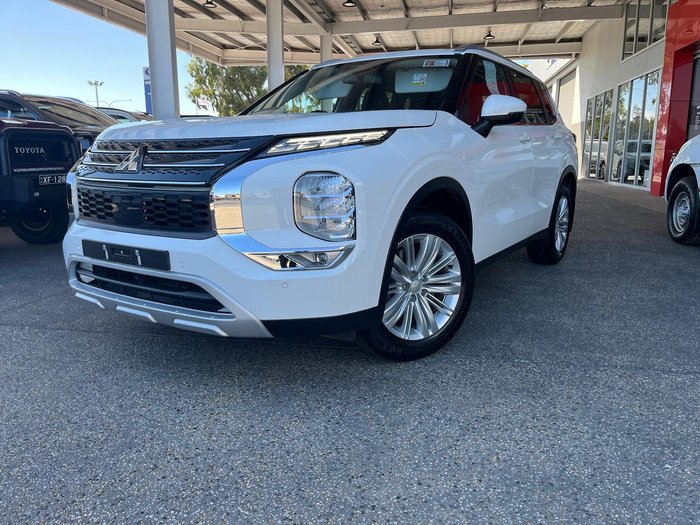 2023 Mitsubishi Outlander LS