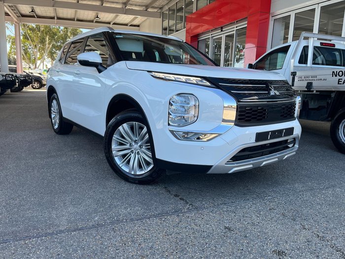 2023 Mitsubishi Outlander LS