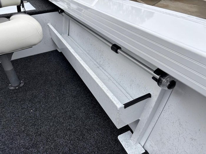 2026 QUINTREX 420 Renegade SC