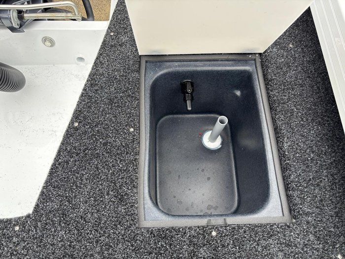 2026 QUINTREX 420 Renegade SC