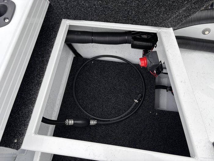 2026 QUINTREX 420 Renegade SC