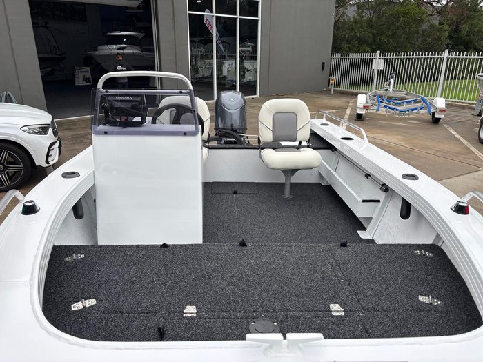 2026 QUINTREX 420 Renegade SC