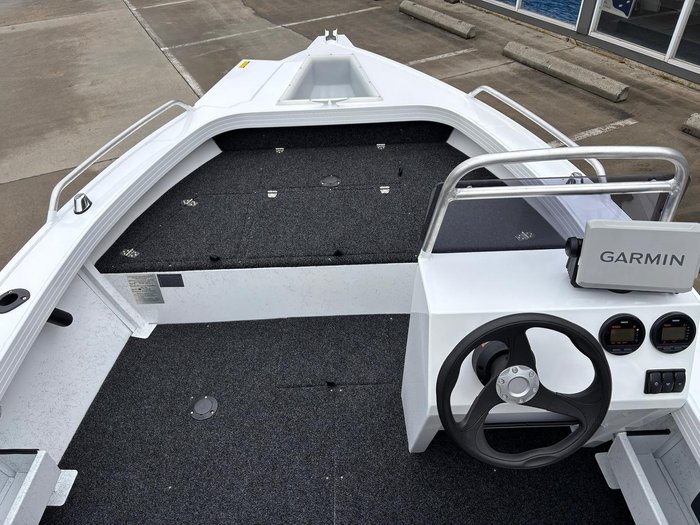 2026 QUINTREX 420 Renegade SC