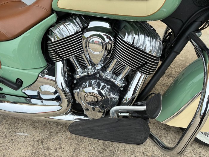 2020 Indian CHIEF VINTAGE W GREEN-IV CREAM Green